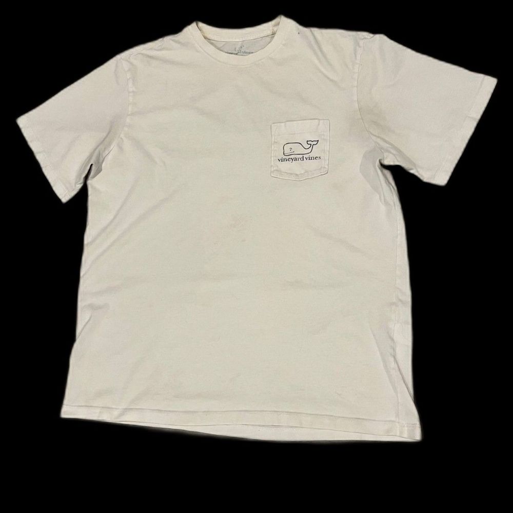 Vineyard Vines t-shirt size M/L